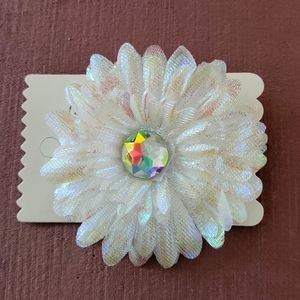 White Pearl flower Hair clip NWT